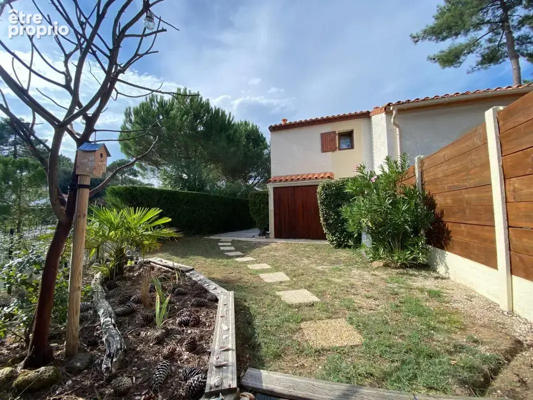 Maison à LES MATHES
