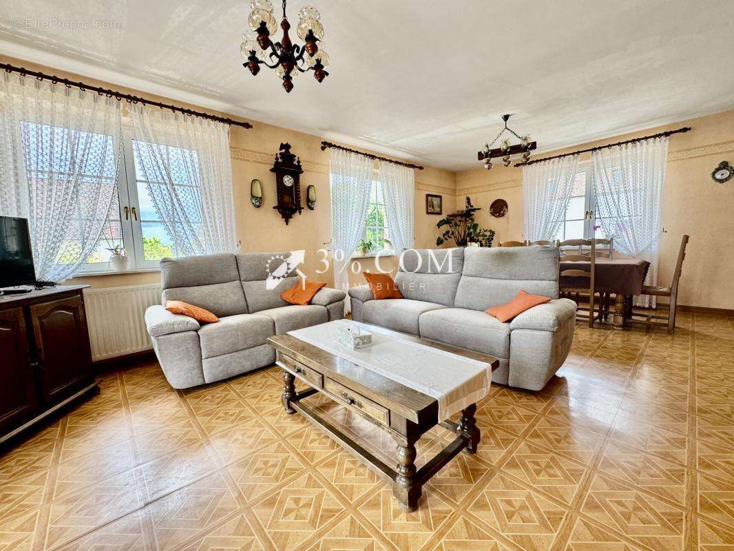 3%COM Jolie maison avec 5 chambres et une grange au centre d - photo 6