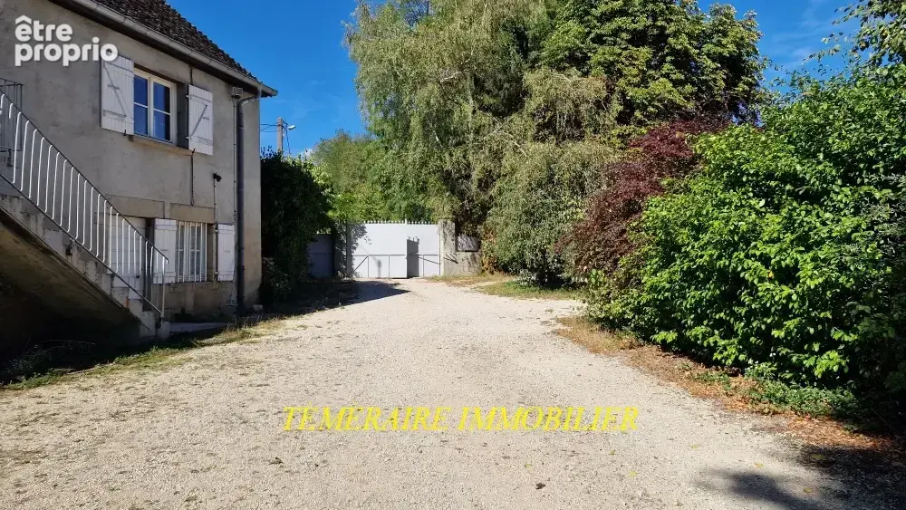 Axe Champagnole / Lons - Ensemble immobilier composé de 3 Maisons - photo 11