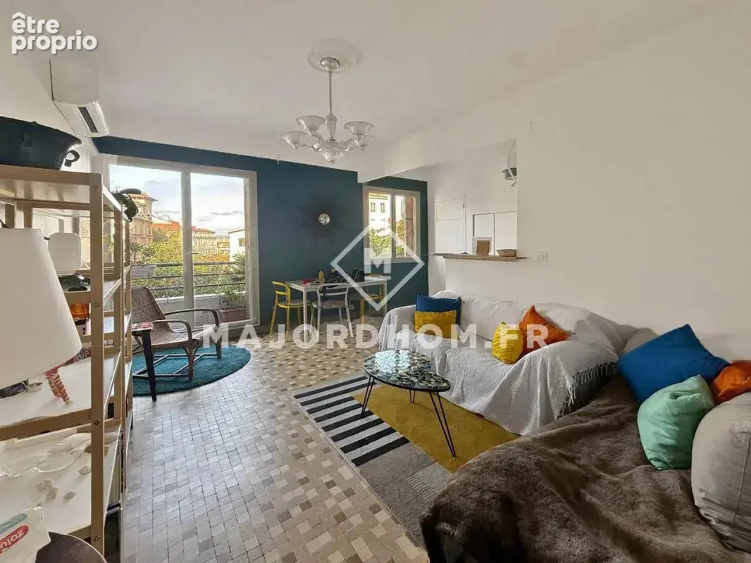 Appartement à MARSEILLE-7E