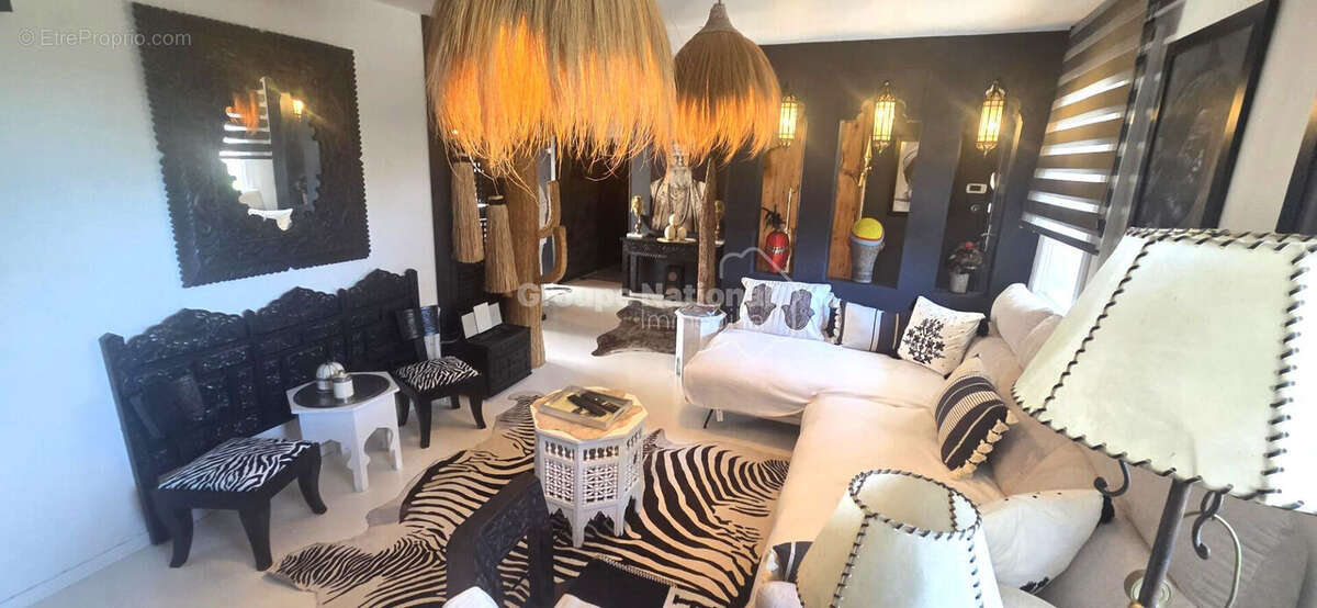 Appartement à LE ROVE