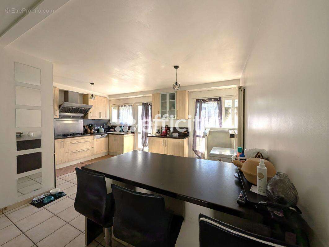 Maison à BOUFFEMONT