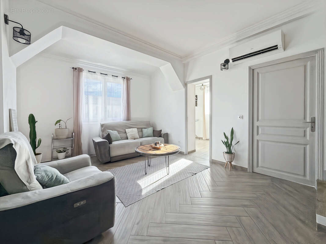 Charmante maison familiale de 100 m2 avec dépendance et grand jardin   Ambérieux-d’Azergues (69480) limite Ans - photo 2