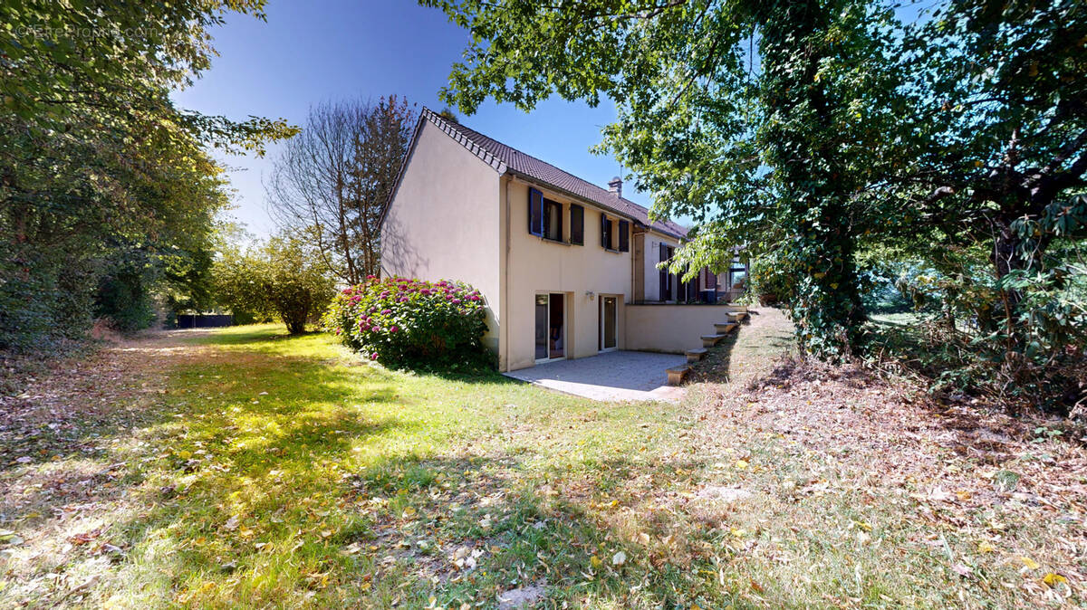 Maison à BACILLY