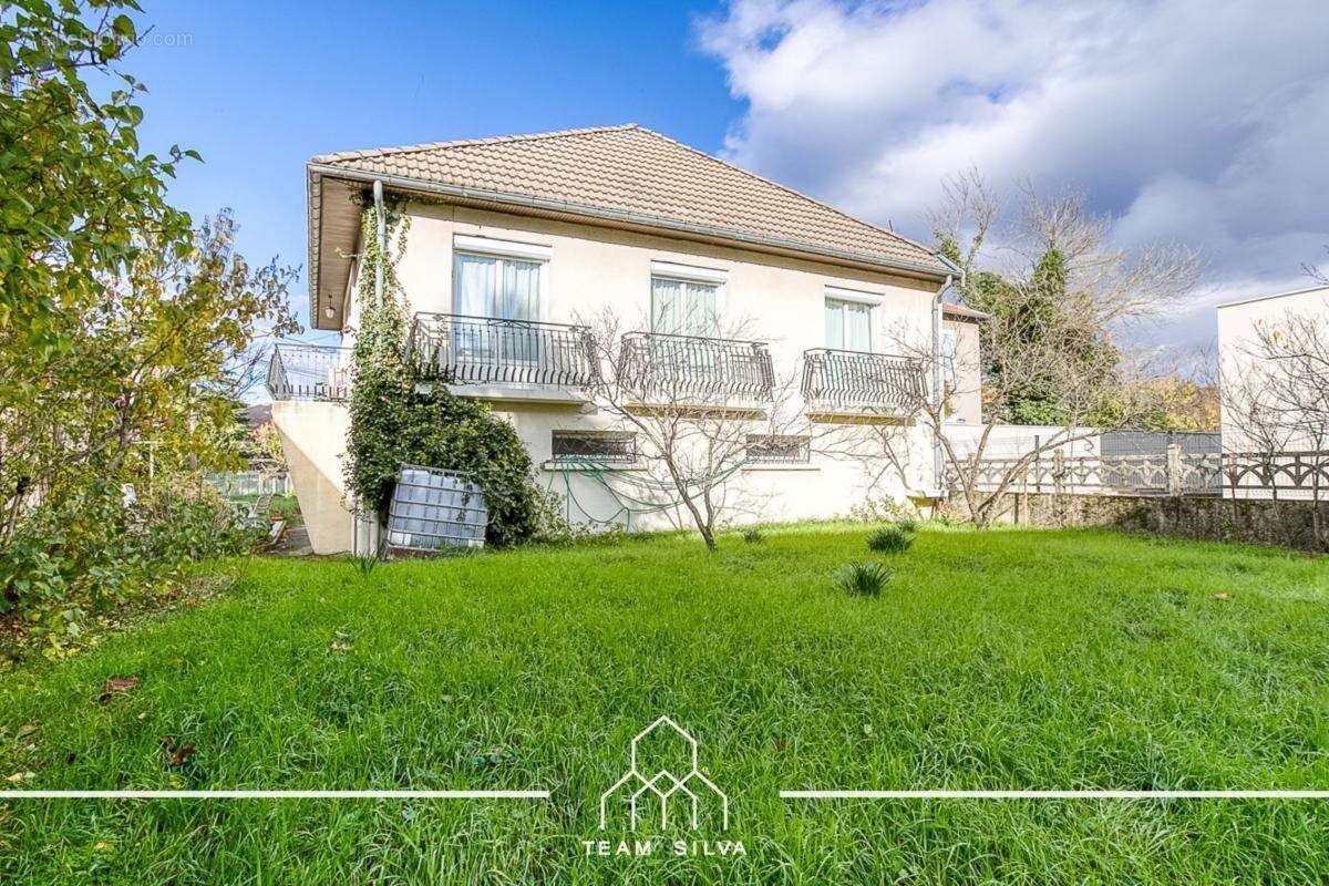 Maison à SEREZIN-DU-RHONE