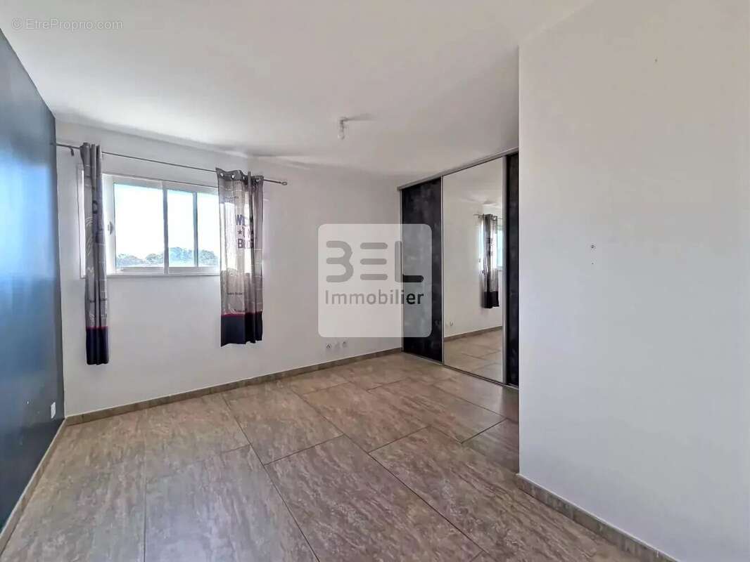 Maison à LAUDUN-L&#039;ARDOISE