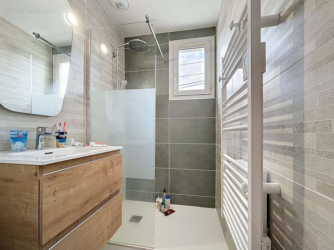 Maison à SAINT-PANTALEON-DE-LARCHE