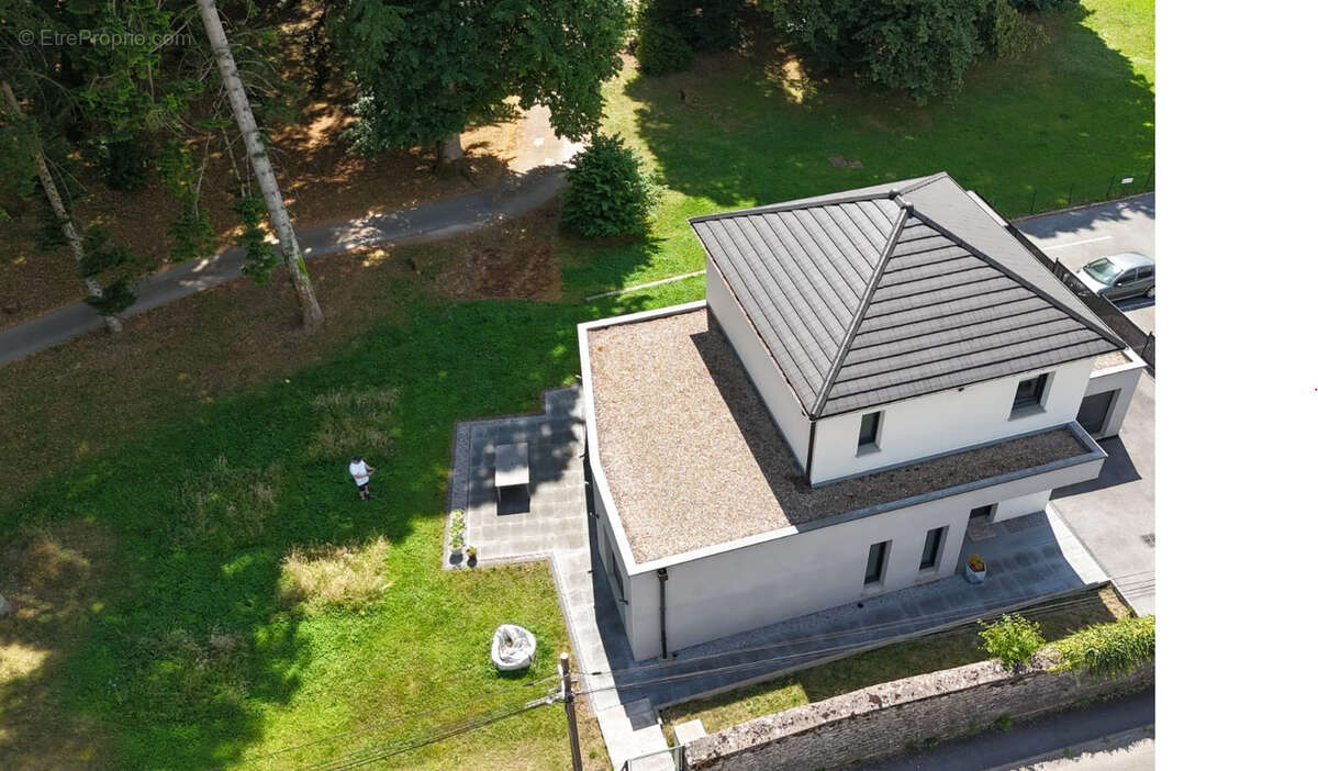 Maison à MONTFERRAND-LE-CHATEAU