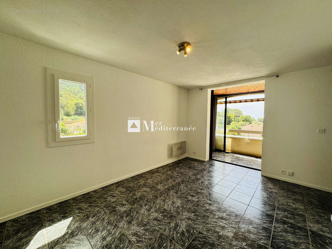 Appartement à LA CROIX-VALMER