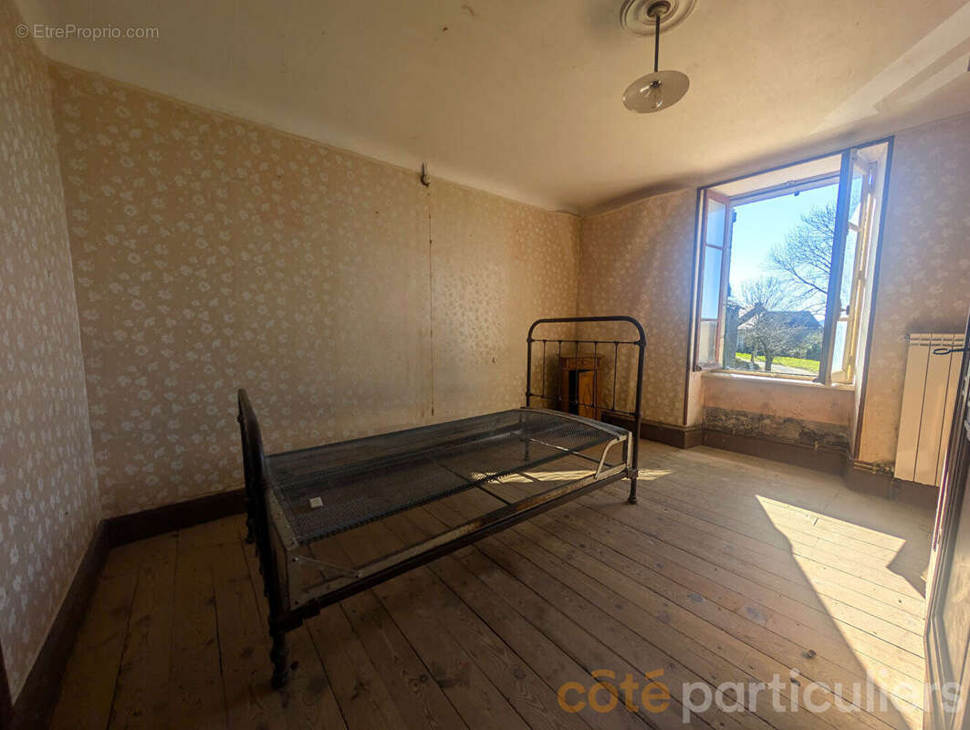 Maison à COMPS-LA-GRAND-VILLE