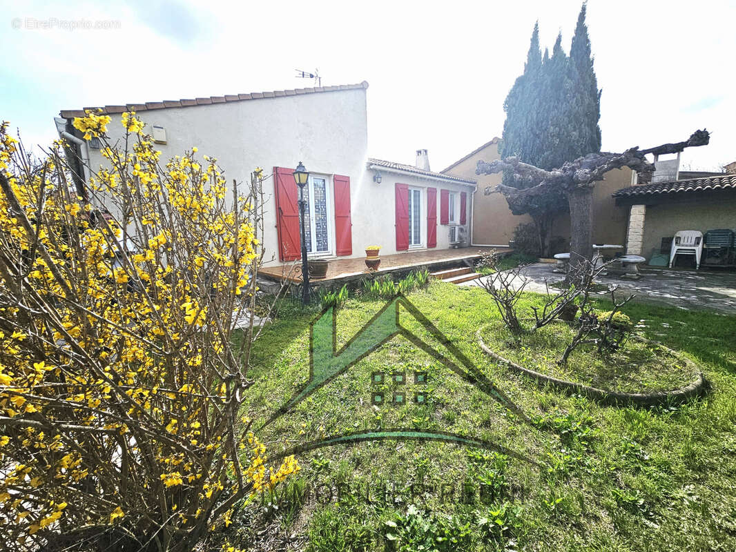 Maison à CHATEAUNEUF-LES-MARTIGUES