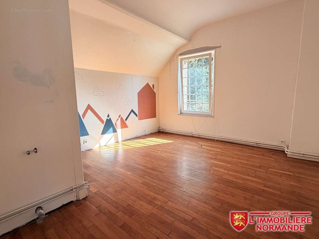 Maison ancienne - 4 chambres - 1808 m² de terrain - photo 9