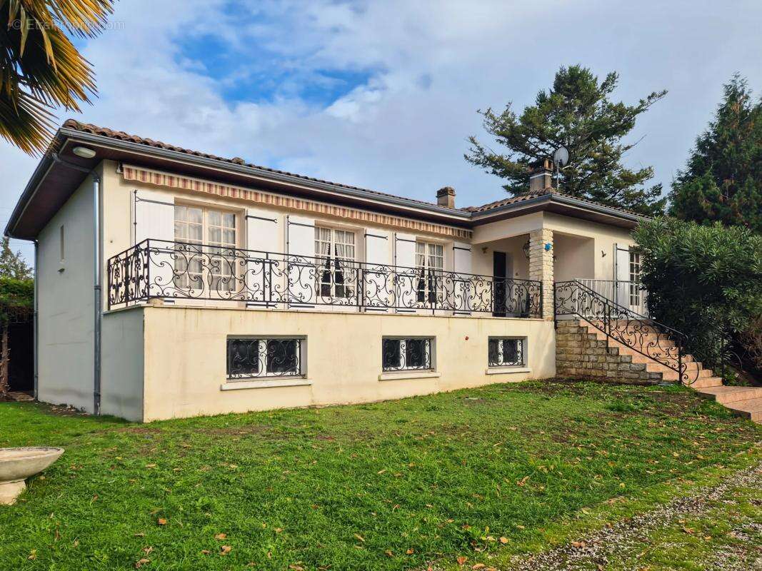 Maison à LINARS