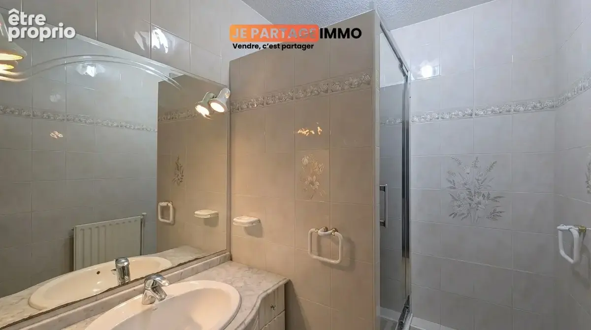 Appartement T4 80m2 avec grand garage boxé et cave - photo 7
