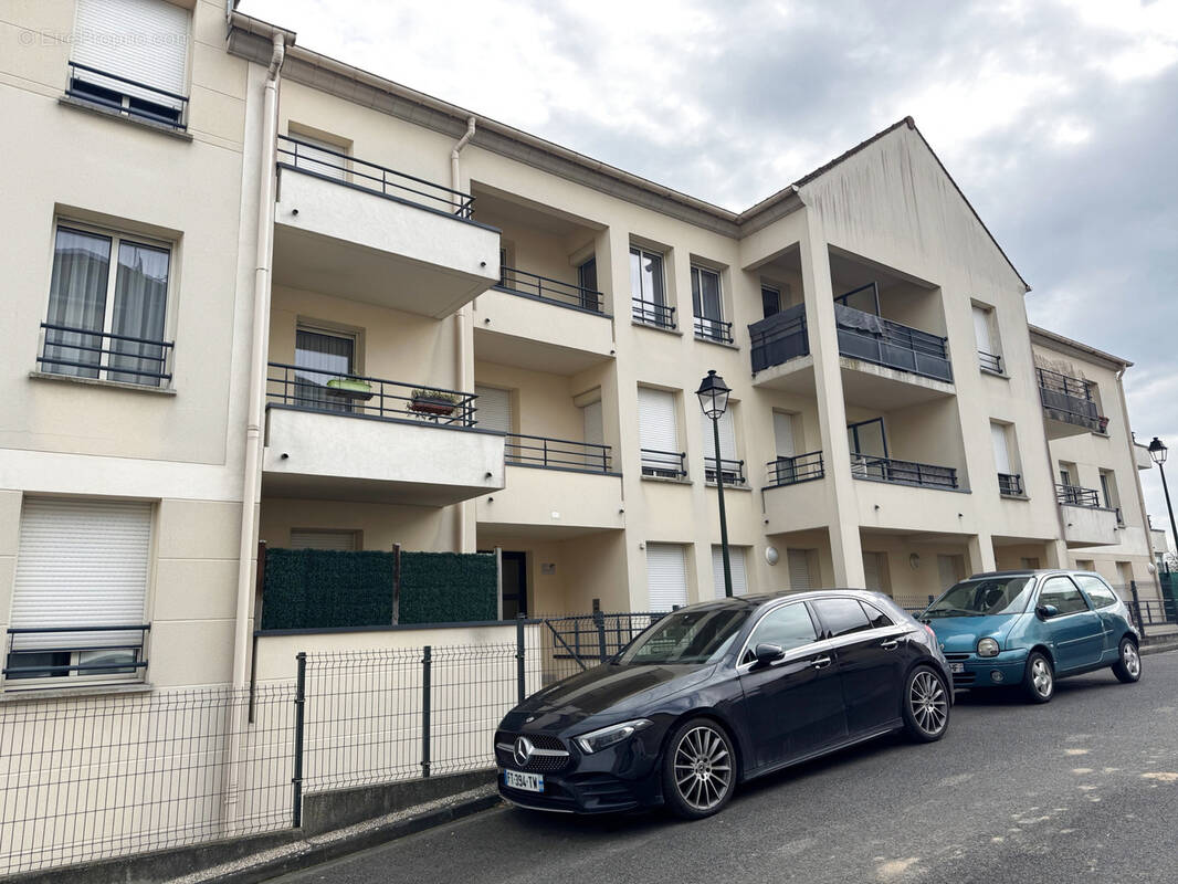 Appartement à MARLY-LA-VILLE