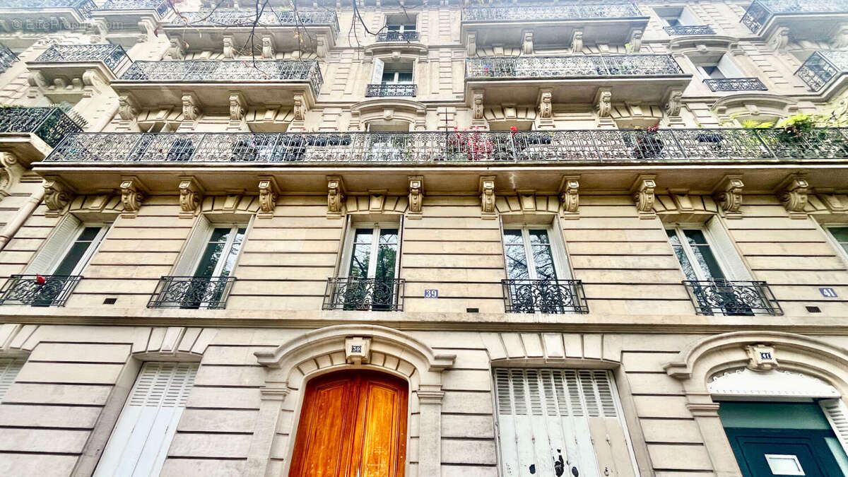 Appartement à PARIS-19E