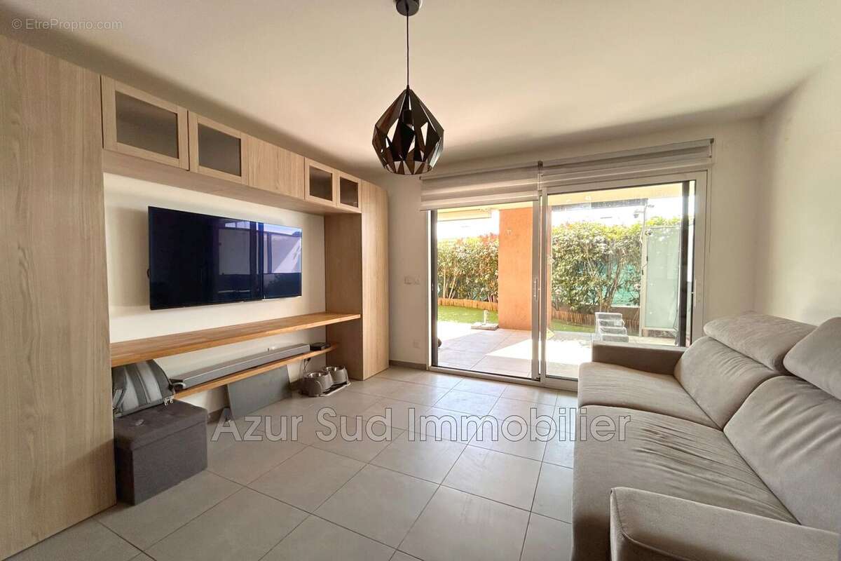 Appartement à VALLAURIS