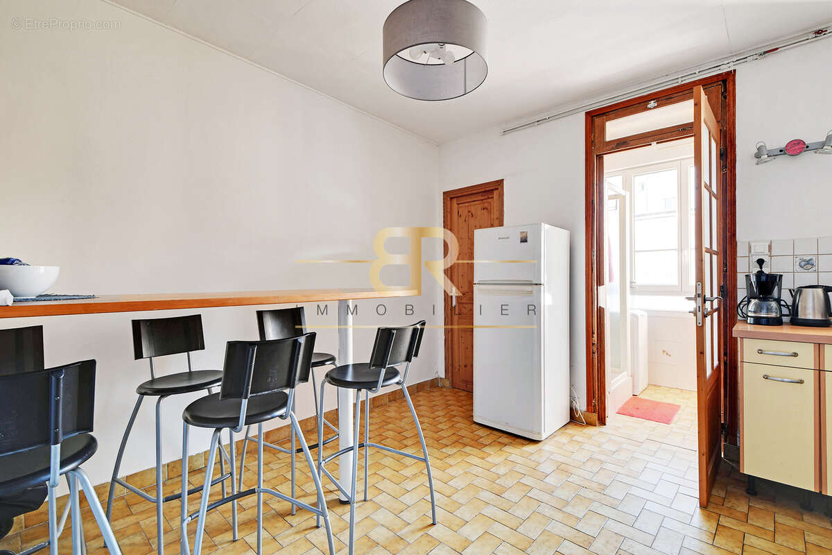 Appartement à CHARENTON-LE-PONT