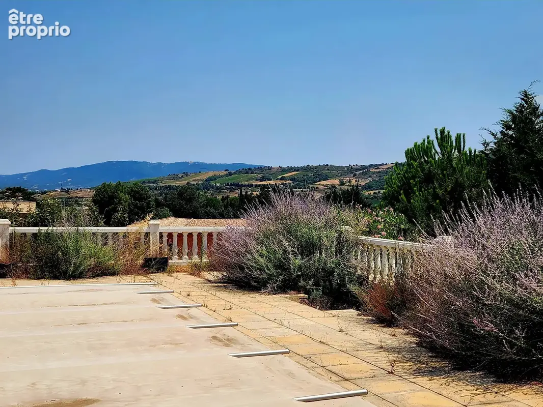 Élégante villa de 4 chambres à Limoux avec piscine et vues sur la campagne - photo 2
