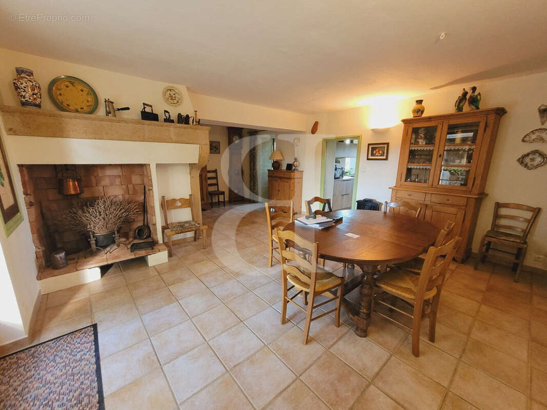 Maison à GRIGNAN