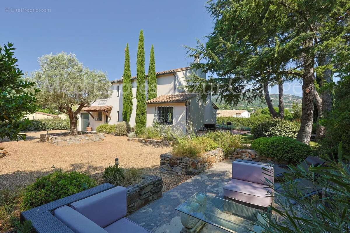 Maison à PLAN-DE-LA-TOUR