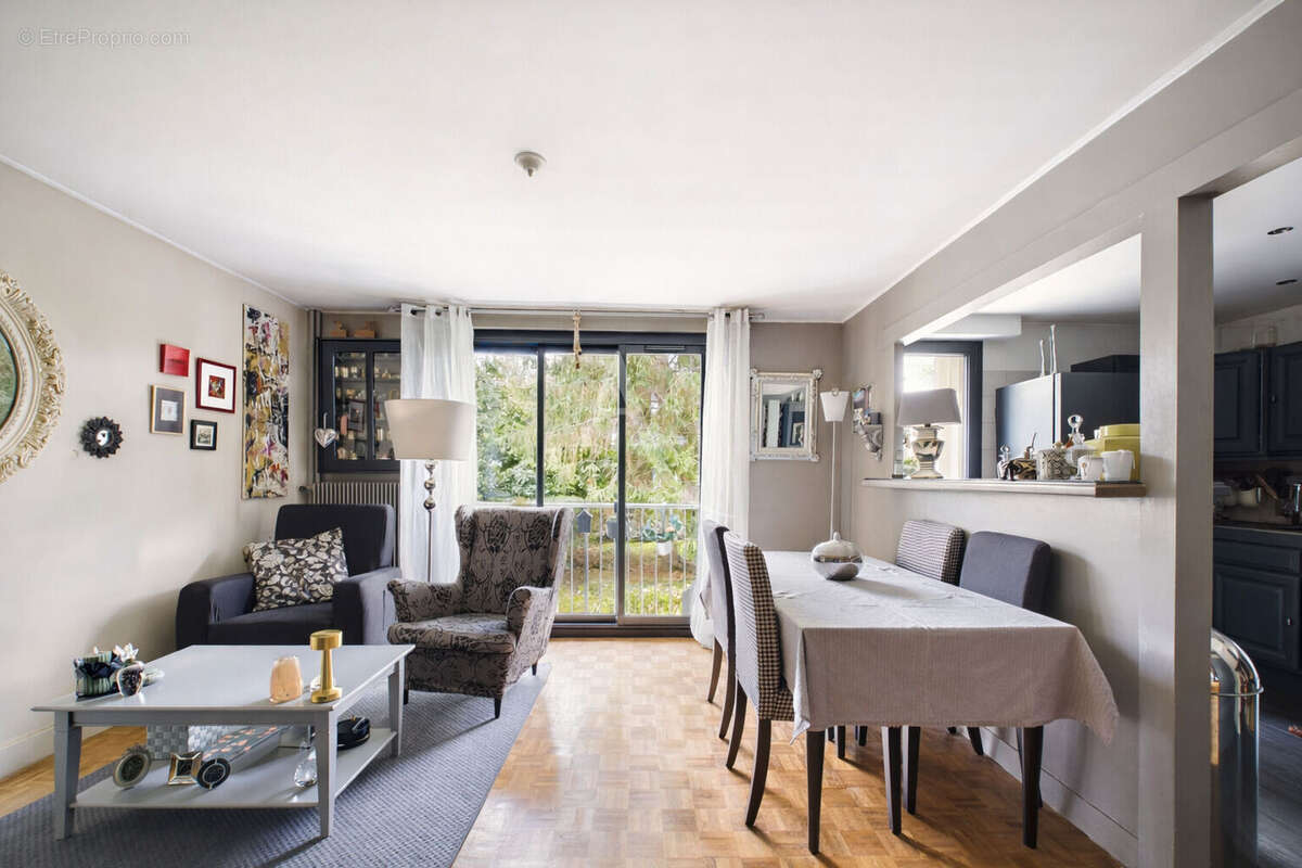 Appartement à SAINT-MAUR-DES-FOSSES