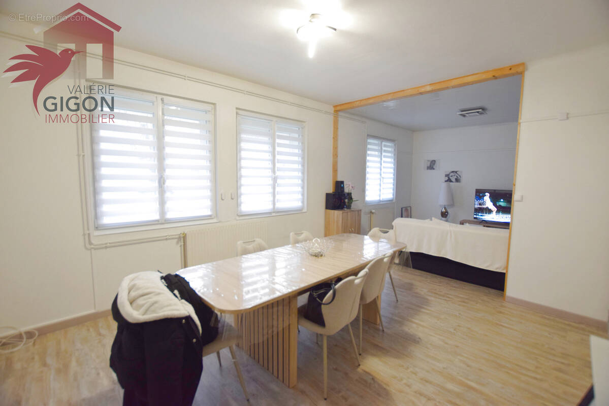 Appartement à GRAND-CHARMONT