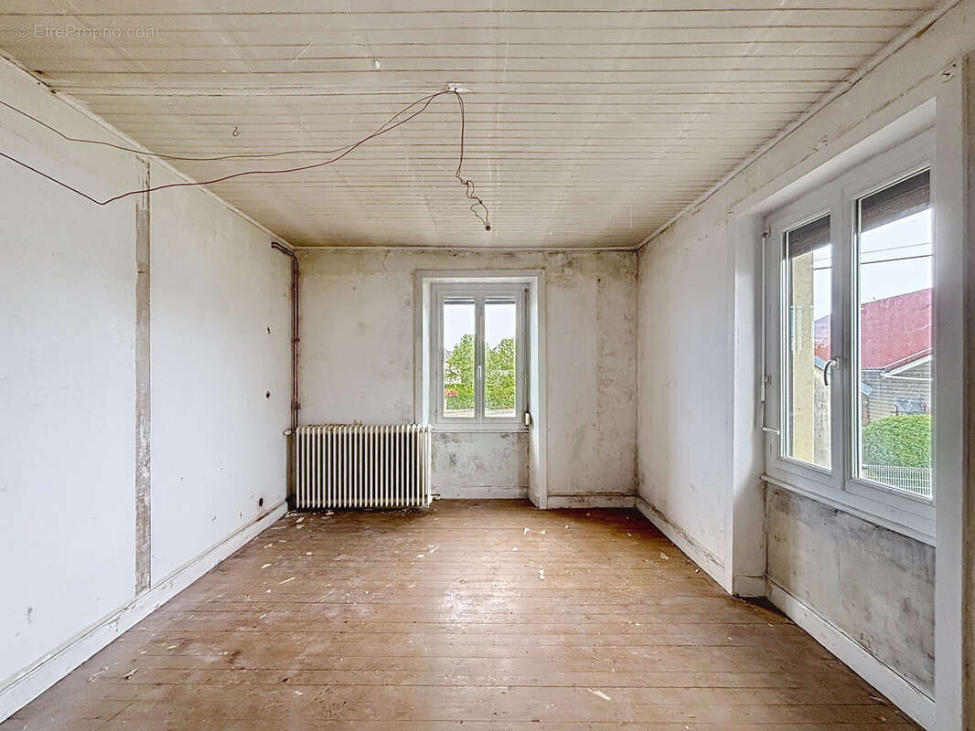 Appartement à TASSENIERES