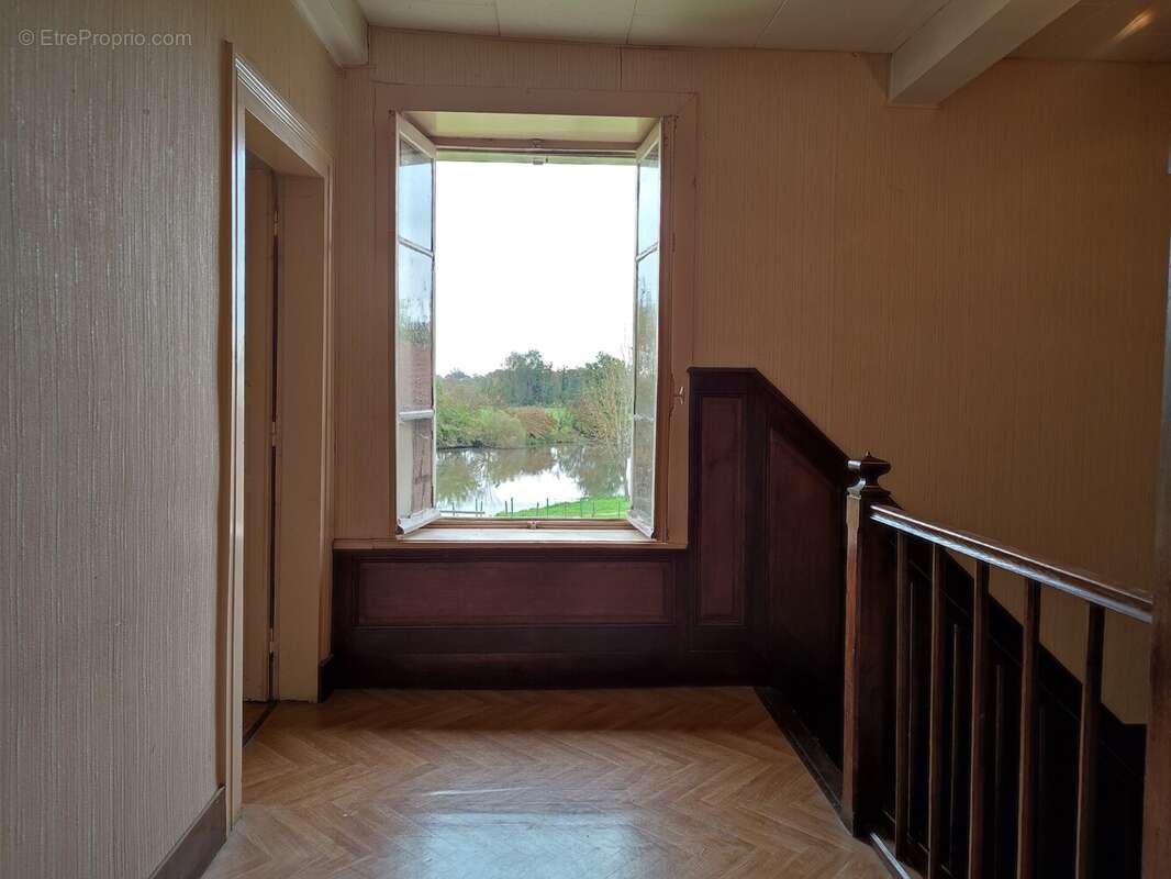 Maison à SAINT-JULIEN-SUR-REYSSOUZE