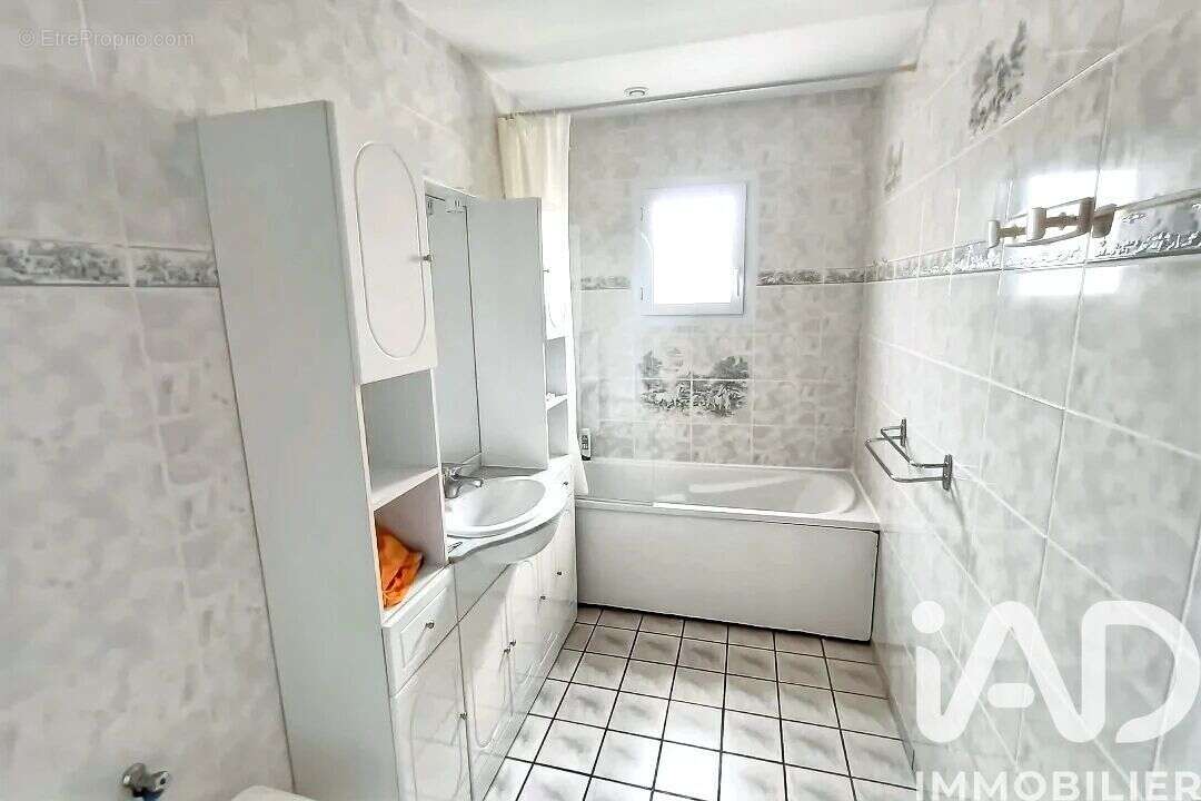 Photo 8 - Maison à BUCHY