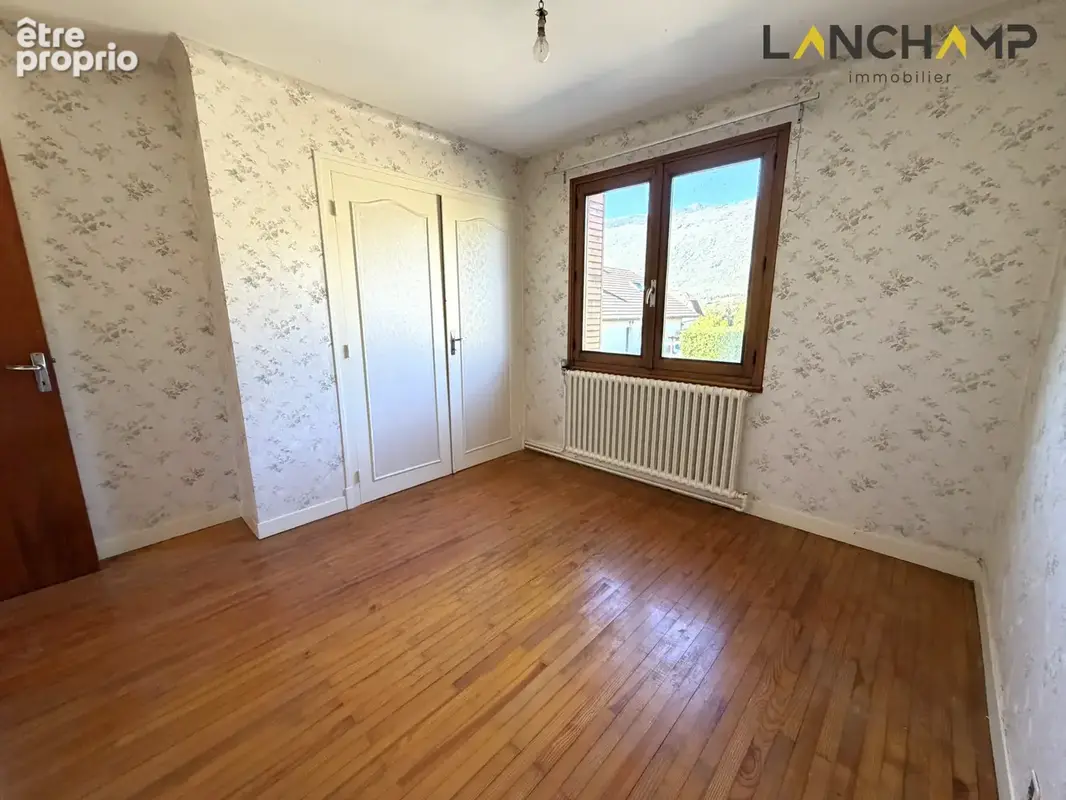 Maison à rénover avec sous-sol et joli terrain - photo 5