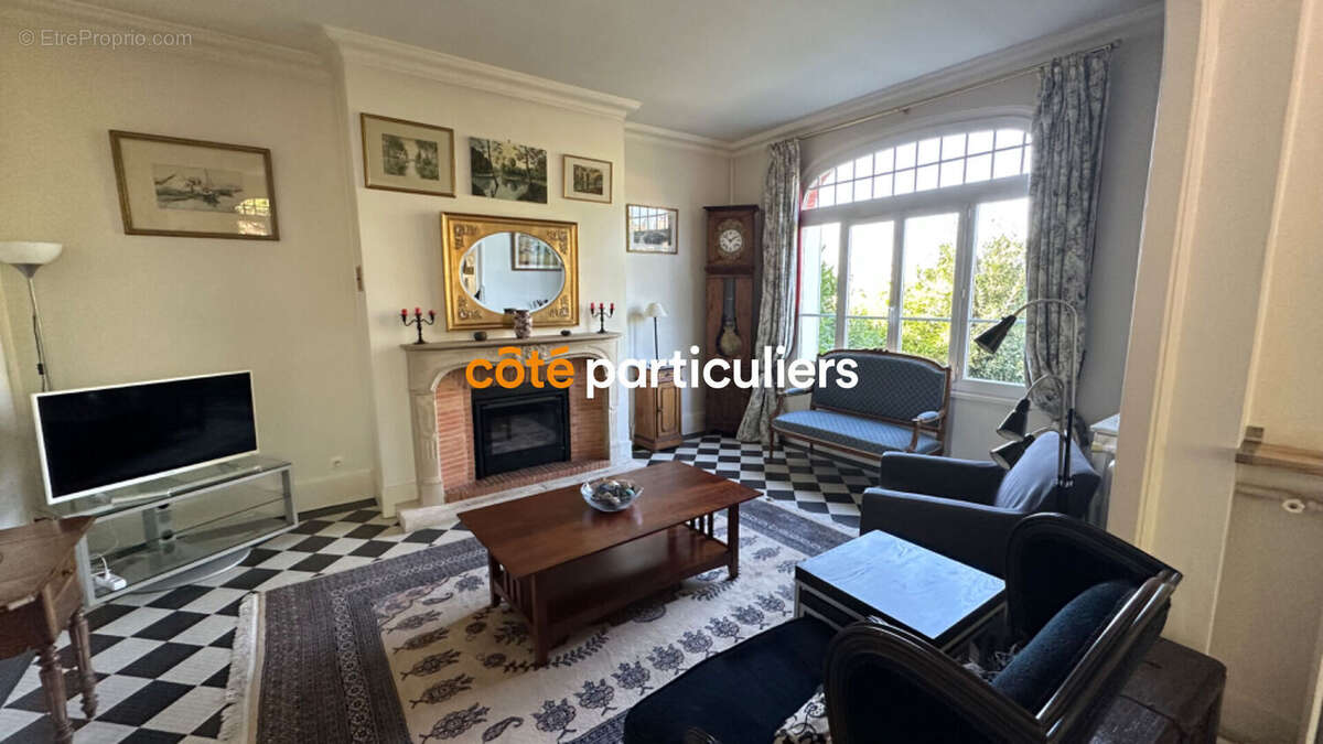 Maison à COMBS-LA-VILLE