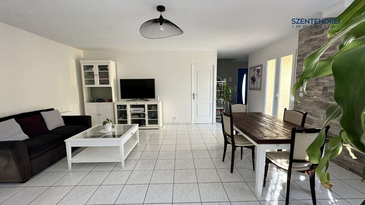 À vendre maison T5 Lunel Nord avec piscine et garage - Maison à LUNEL