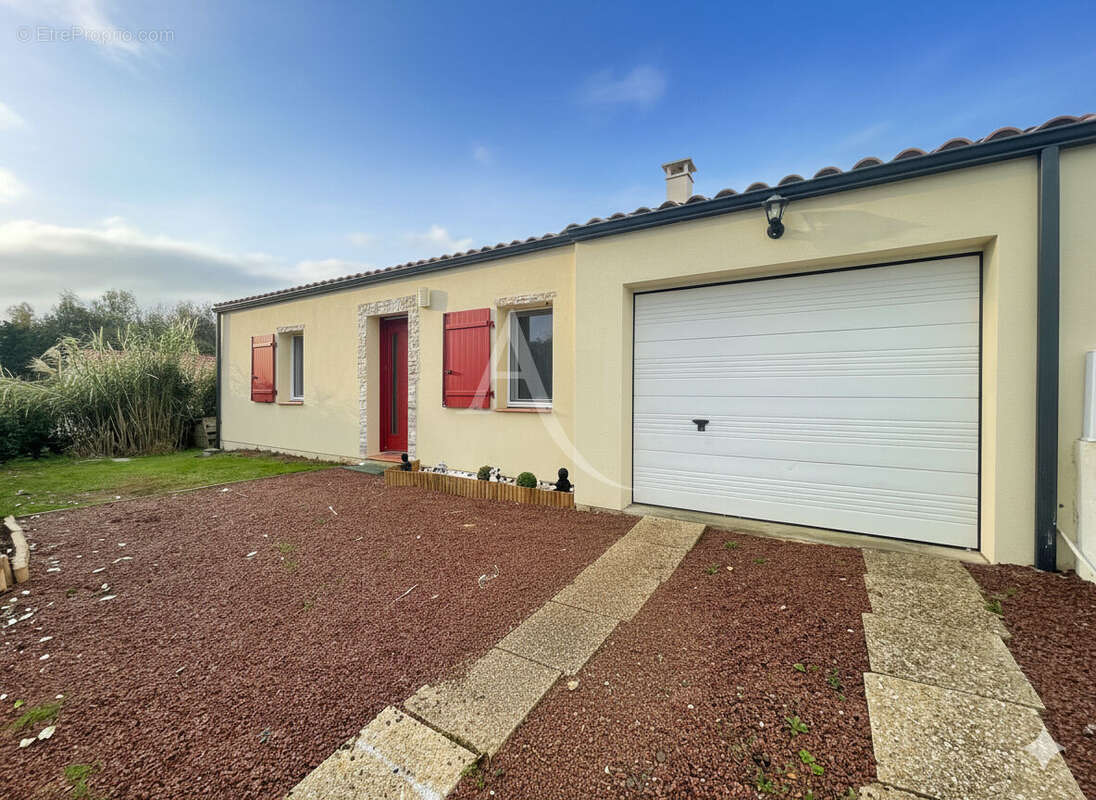 Maison à SAINT-REVEREND