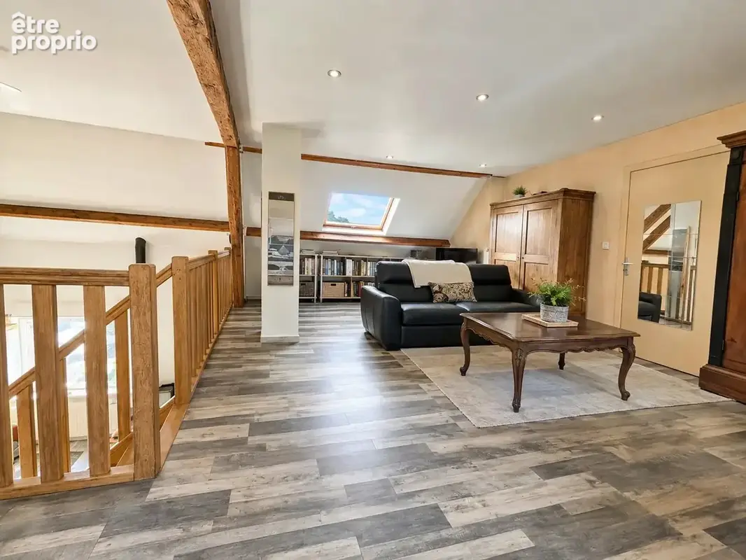 Ref 2302 : Maison lumineuse aux beaux volumes – 4 chambres – Proche toutes commodités - photo 6