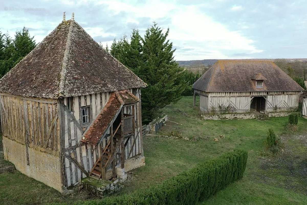 Maison à SAINT-PIERRE-SUR-DIVES