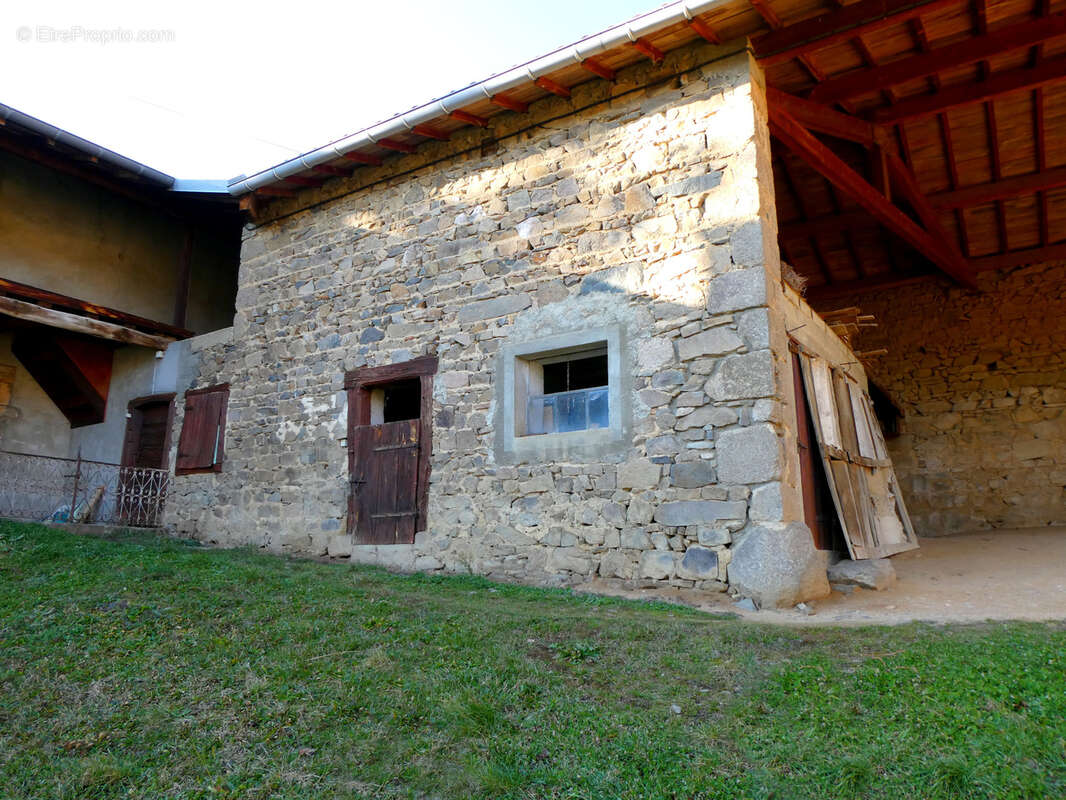 Maison à SAINT-LAURENT-DE-CHAMOUSSET