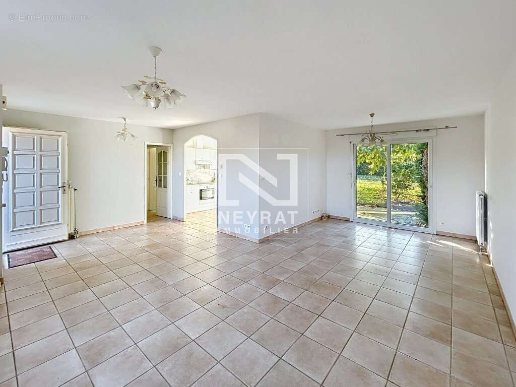 Maison à SENNECEY-LE-GRAND