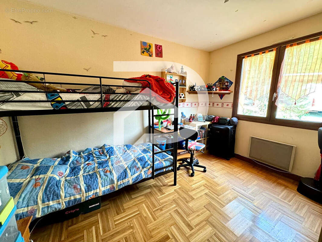 Maison à NEUILLY-SUR-SUIZE