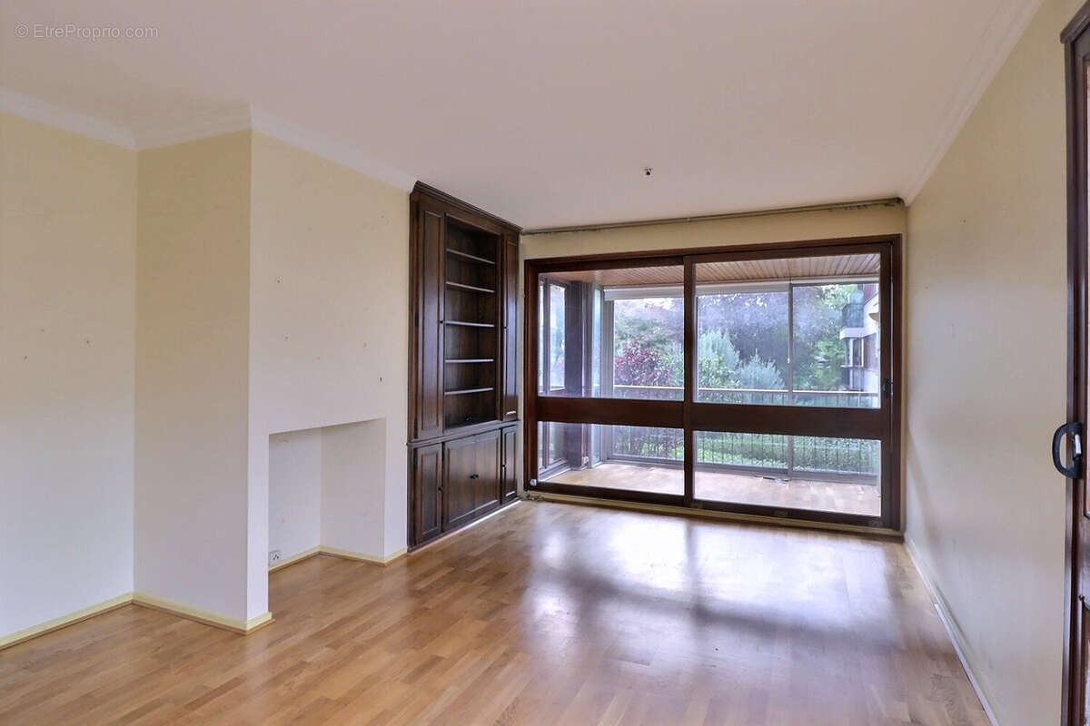 Appartement à FONTENAY-LE-FLEURY