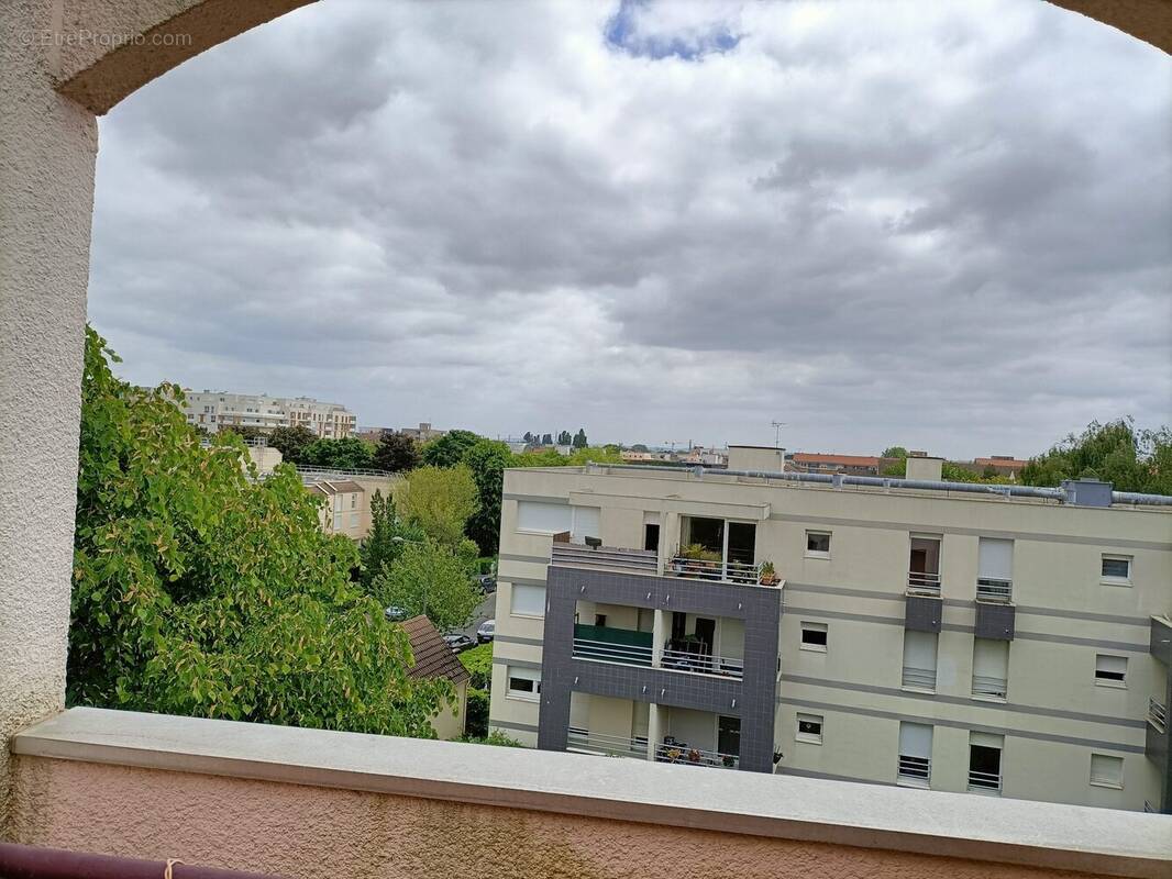Vue du balcon - Appartement à CERGY