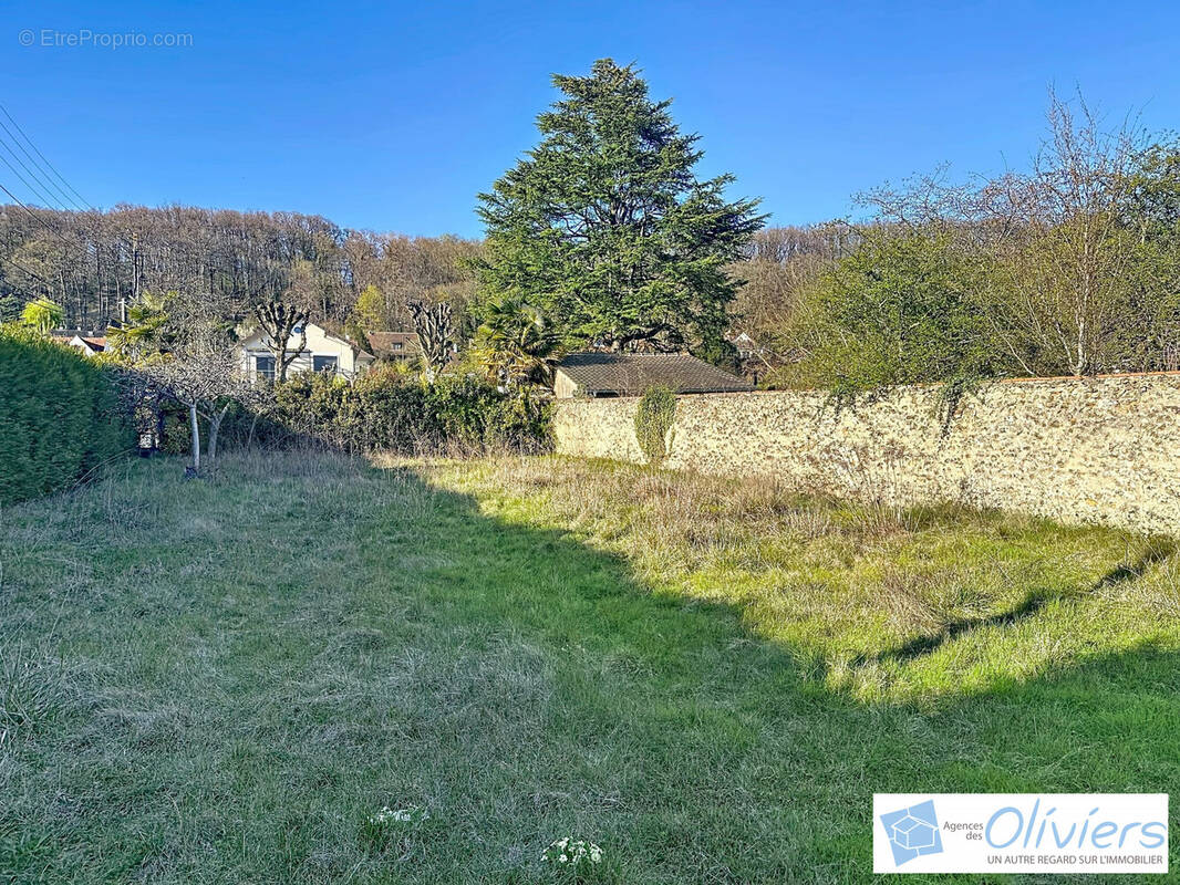Terrain à SAINT-REMY-LES-CHEVREUSE
