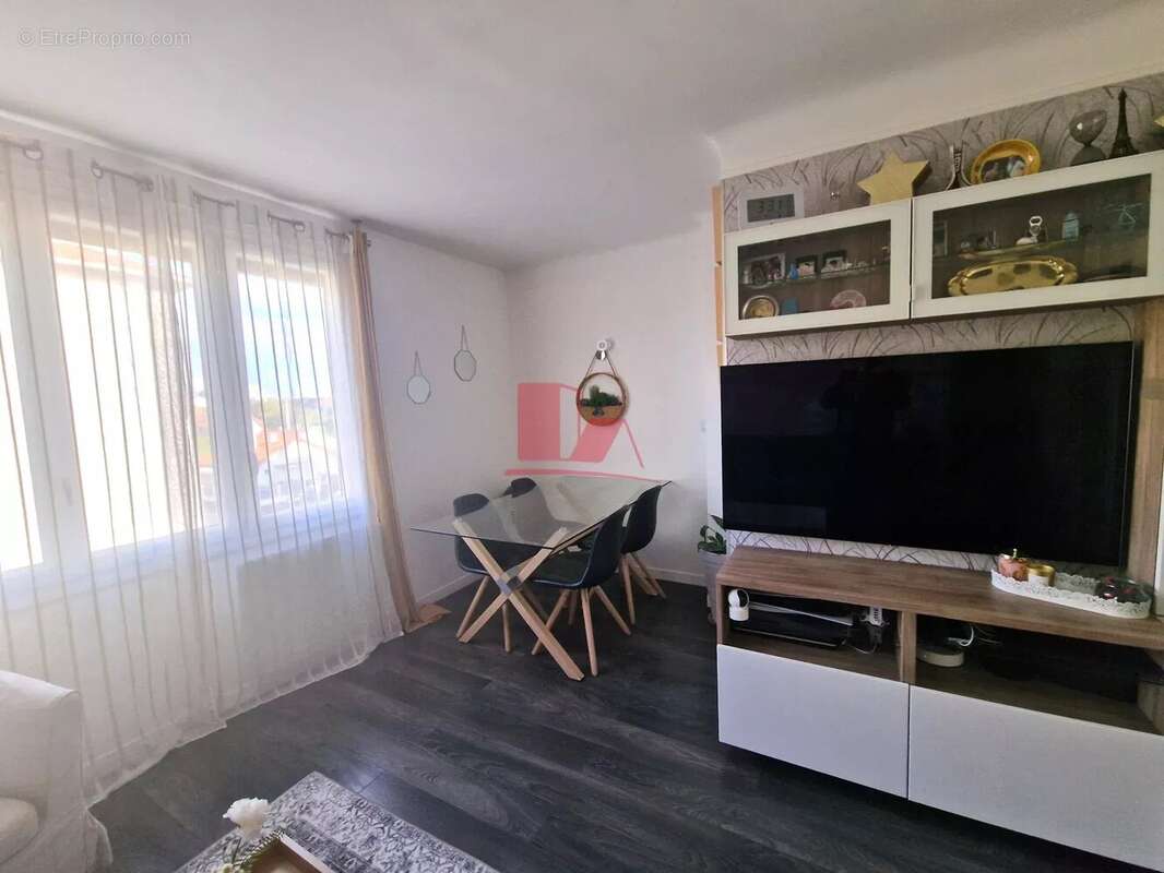 Appartement à L&#039;HAY-LES-ROSES