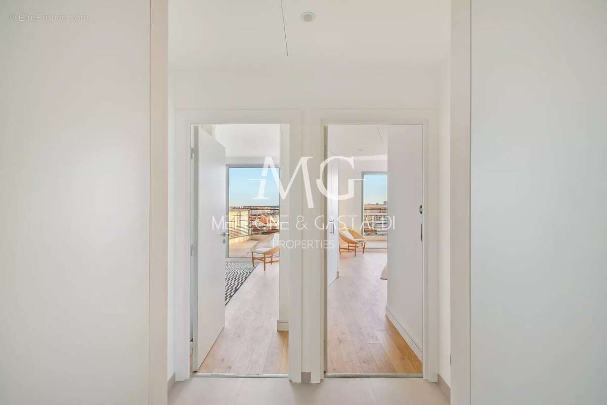 Cannes centre – penthouse d’exception – roof top – vue mer panoramique – 117 m² – 2 parkings - photo 46