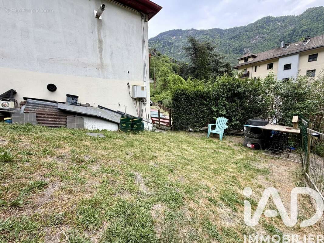 Photo 8