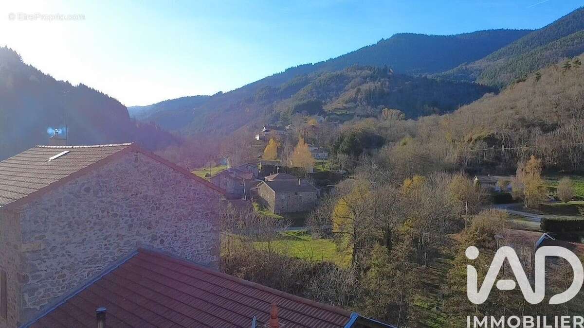 Maison 103 m² à Saint-Julien-Vocance  - photo 5