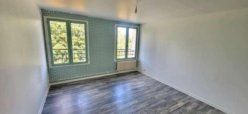 Elbeuf proche Seine : Appt 80 m² avec jardin 80 m², 2 CH et PK intérieurs ... Prix attractif ! - photo 3