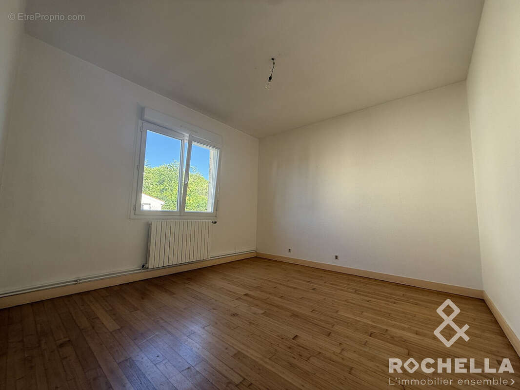 Maison 92 m² à Saint-Julien-De-L'escap  - photo 6