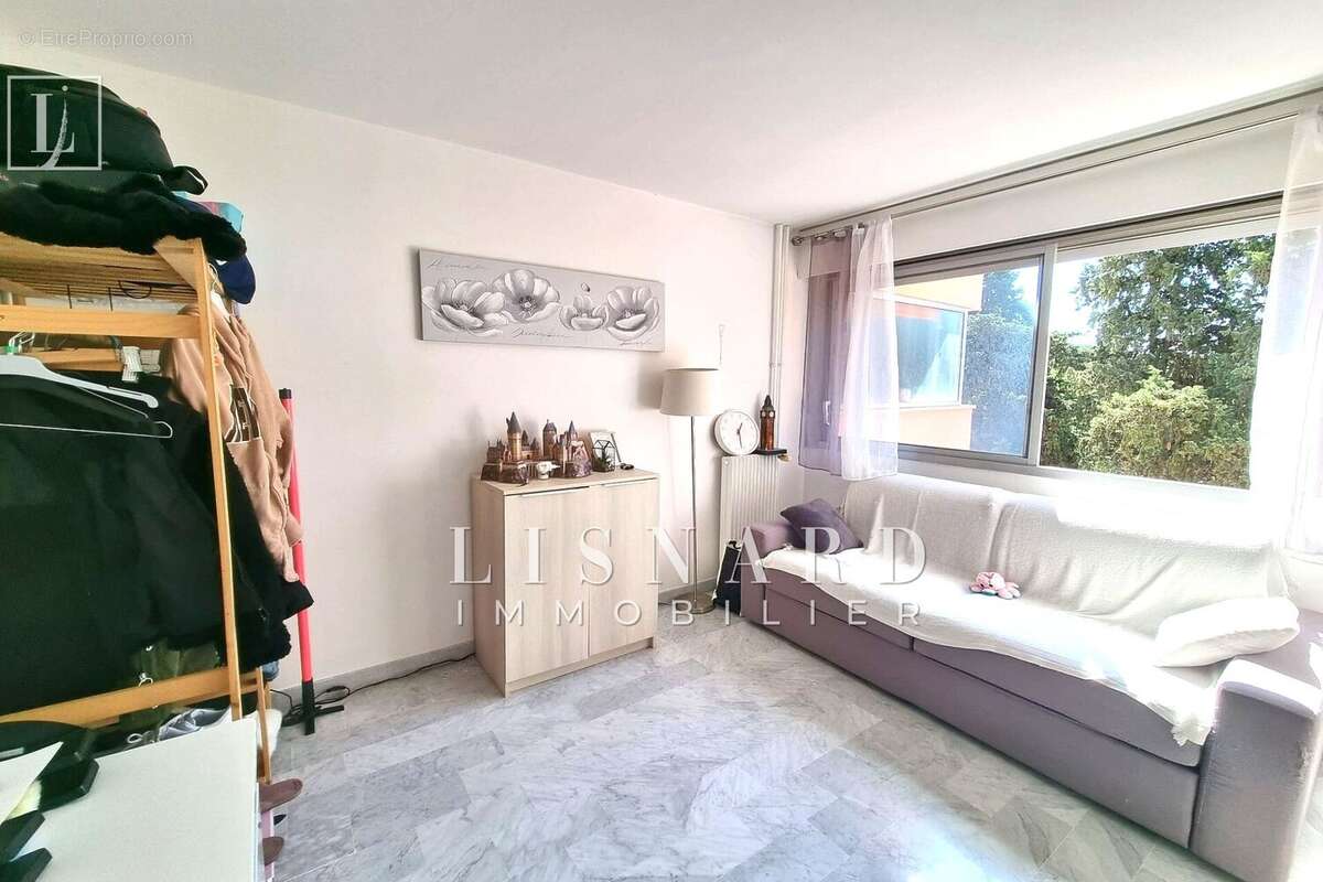 Appartement à VALLAURIS
