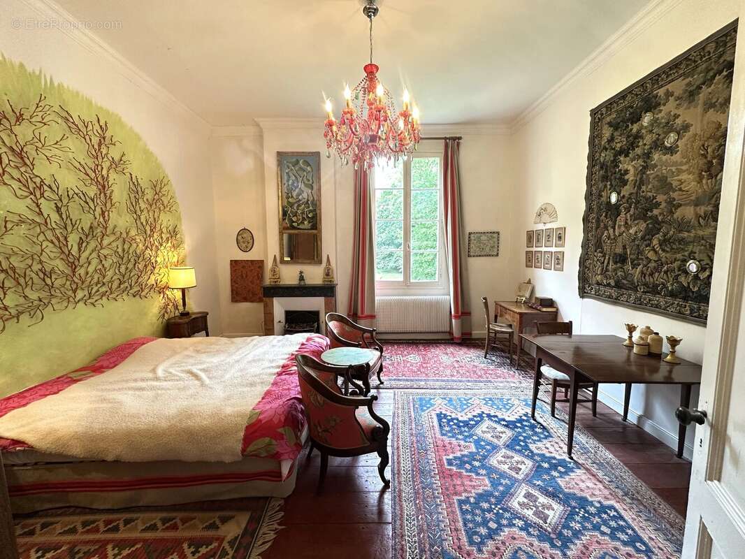 Maison à COUTRAS